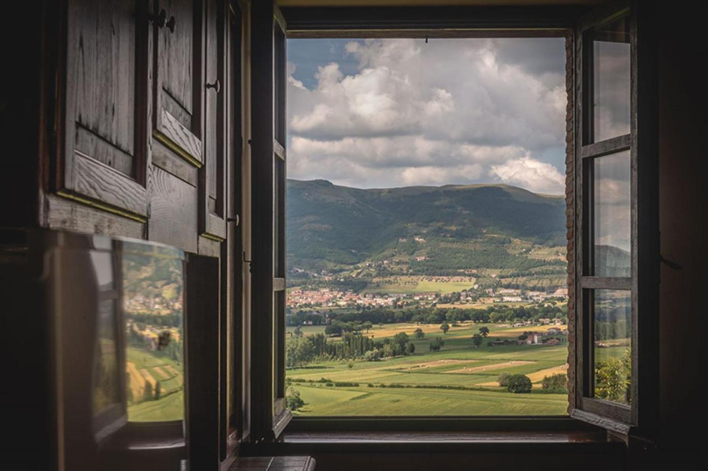 Fonte Chiara Villa Gubbio Eksteriør bilde